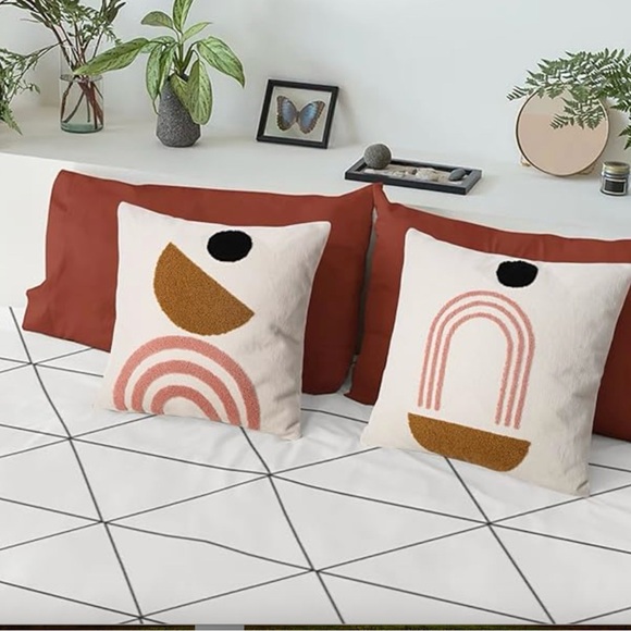 NWOT Abstract Boho Throw Pillows - 18 x 18 in. covers - Set of 2 - Geometric - Picture 3 of 7